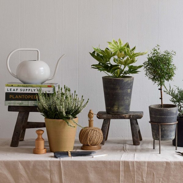 Greenwash Terracotta Studio Planter - Image 9